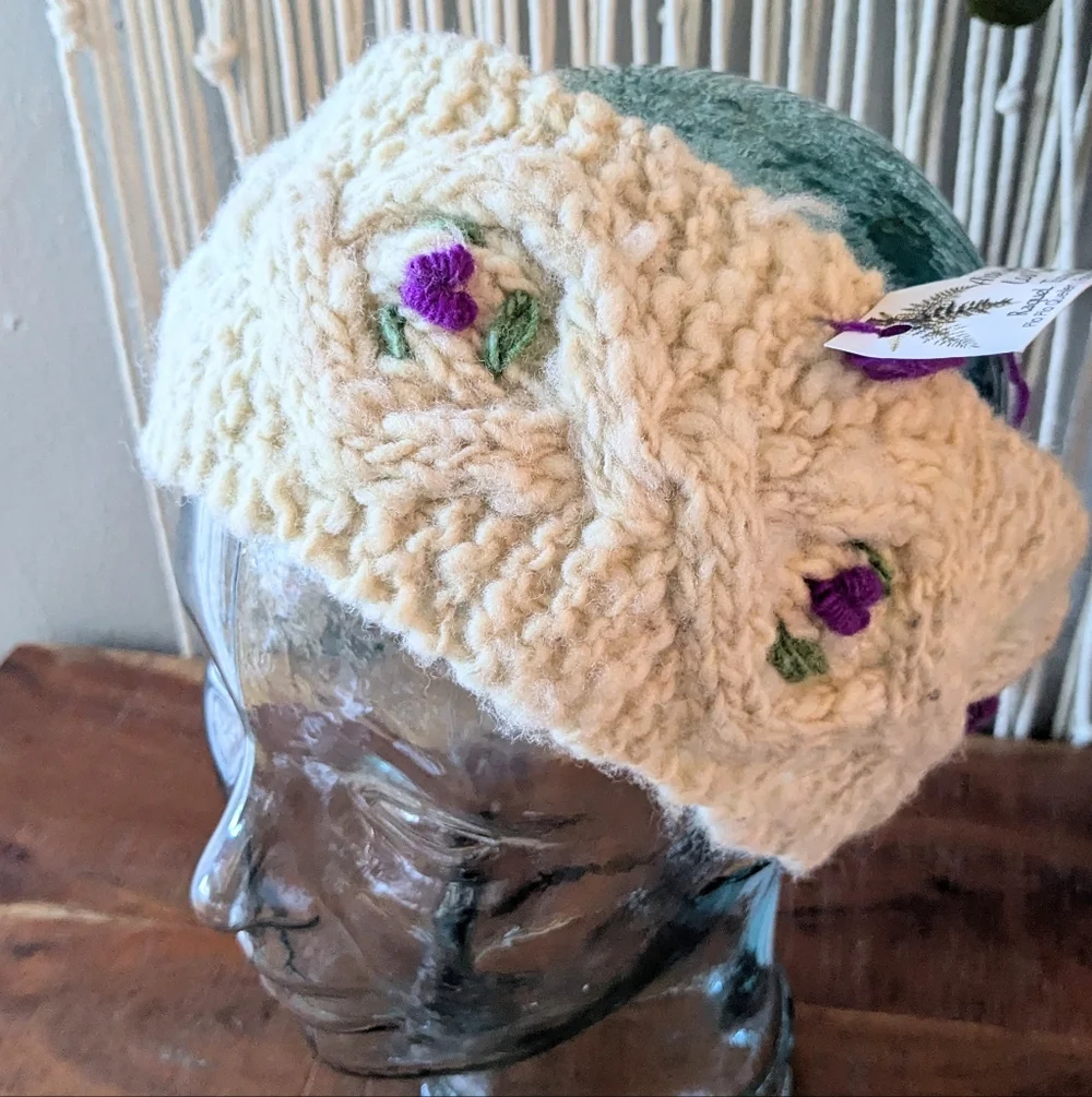Artisanal Wool Cable Knit Headband with Purple Floral Embroidery - Chile